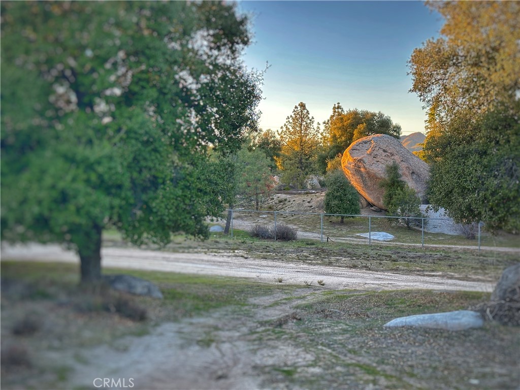 https://media.crmls.org/medias/006514ef-df5e-497b-9939-444dc68c5af7.jpg?preset=X-Large
