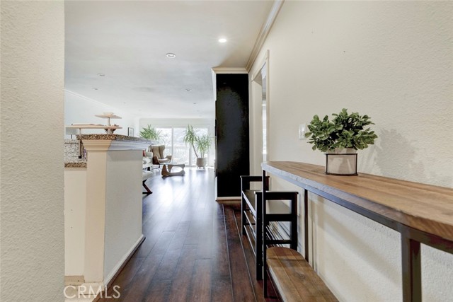 Detail Gallery Image 5 of 26 For 2940 N Verdugo Rd #305,  Glendale,  CA 91208 - 2 Beds | 2 Baths