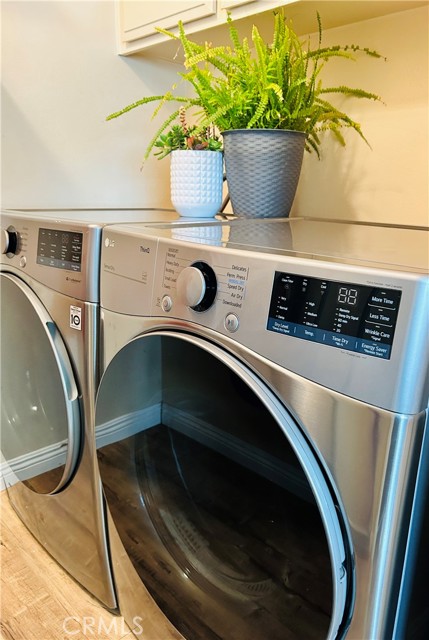 Detail Gallery Image 13 of 28 For 10317 Steven Pl, Chatsworth,  CA 91311 - 4 Beds | 2/1 Baths