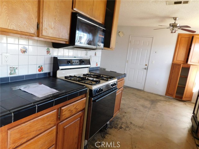 Detail Gallery Image 6 of 24 For 71762 El Paseo, Twentynine Palms,  CA 92277 - 3 Beds | 2 Baths