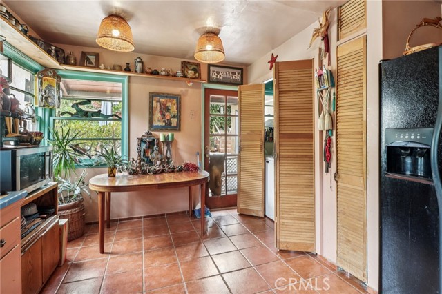 5603 Heatherdale Drive, Los Angeles CA: https://media.crmls.org/medias/0066a920-6344-44ec-ab85-6a3cdb7c4c76.jpg