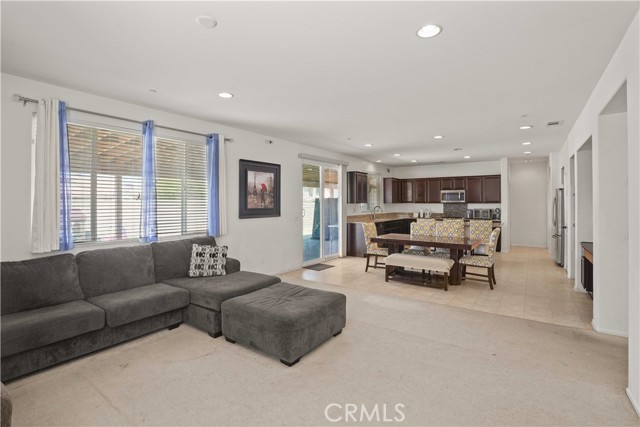 3223 W Avenue J7, Lancaster CA: https://media.crmls.org/medias/0066aef4-e7df-455c-87d3-412bb5a0e98c.jpg