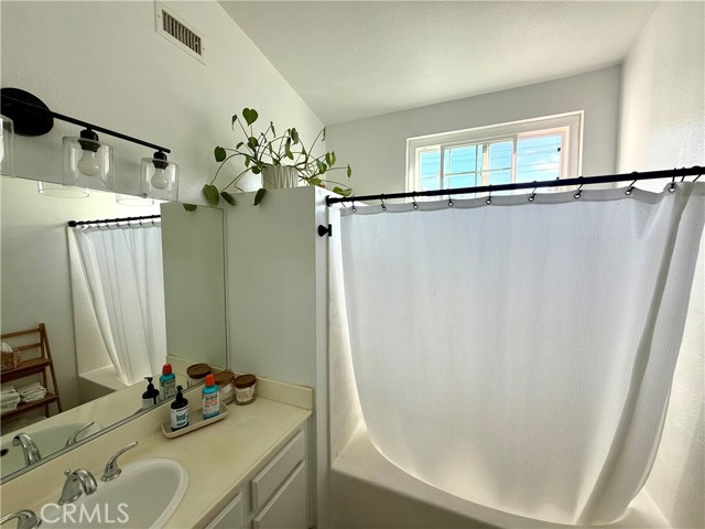 Detail Gallery Image 22 of 31 For 1641 Dimas Ct, Azusa,  CA 91702 - 2 Beds | 2/1 Baths