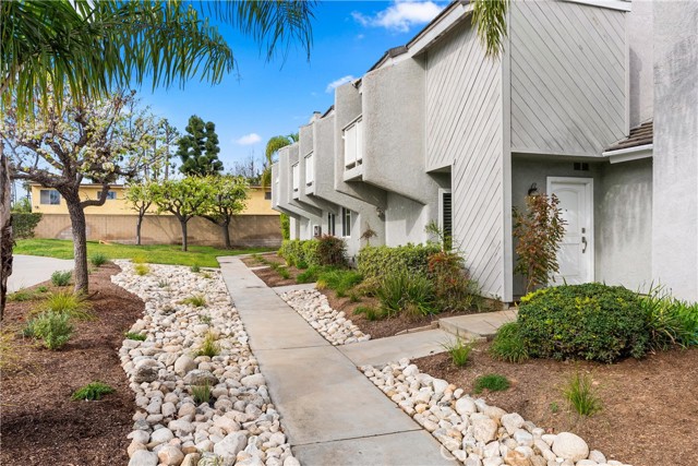 Detail Gallery Image 5 of 32 For 18853 Lister Lane, Huntington Beach,  CA 92646 - 2 Beds | 1/1 Baths