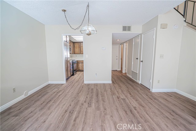 Detail Gallery Image 7 of 35 For 8323 Grenoble #32,  Sunland,  CA 91040 - 3 Beds | 2/1 Baths