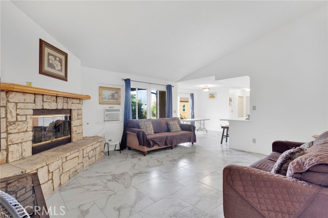 Detail Gallery Image 20 of 54 For 9788 9th Ave, Hesperia,  CA 92345 - 3 Beds | 3 Baths