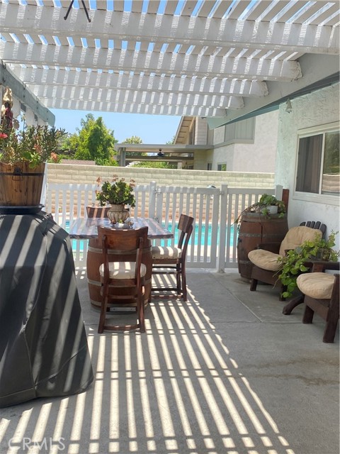 9849 Canada Way, Riverside CA: https://media.crmls.org/medias/00682065-640e-41d5-a19a-44cee5bf5a34.jpg