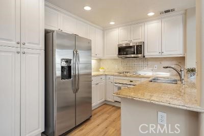 17 Auvergne, Newport Coast CA: https://media.crmls.org/medias/0068dcb3-c7b0-4653-b3c4-ad7db82da569.jpg