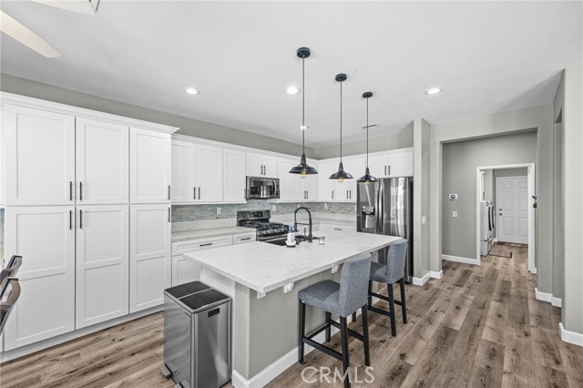 Detail Gallery Image 6 of 52 For 1251 Stepstone Ct, Hemet,  CA 92545 - 5 Beds | 3 Baths