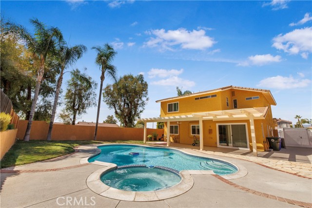 22705 Robin Way, Grand Terrace CA: https://media.crmls.org/medias/006924b0-51c6-4890-b6c5-92d4d4fd8b88.jpg