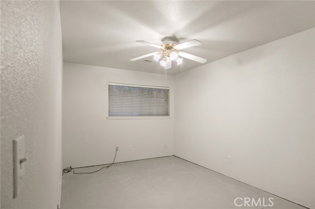 Detail Gallery Image 14 of 21 For 557 W Donna Dr, Merced,  CA 95348 - 4 Beds | 2 Baths