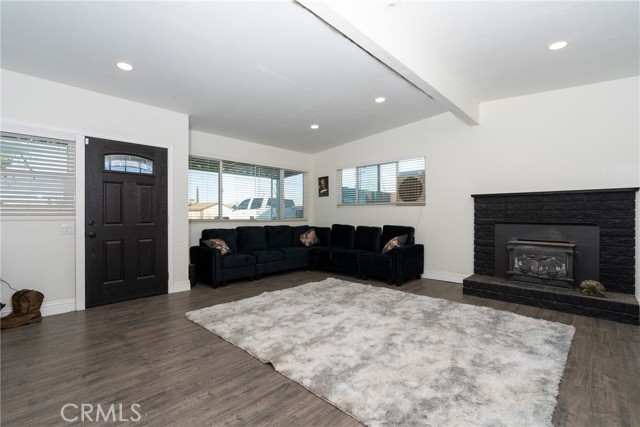 Detail Gallery Image 9 of 42 For 22947 Lucilla Rd, Apple Valley,  CA 92308 - 3 Beds | 1 Baths