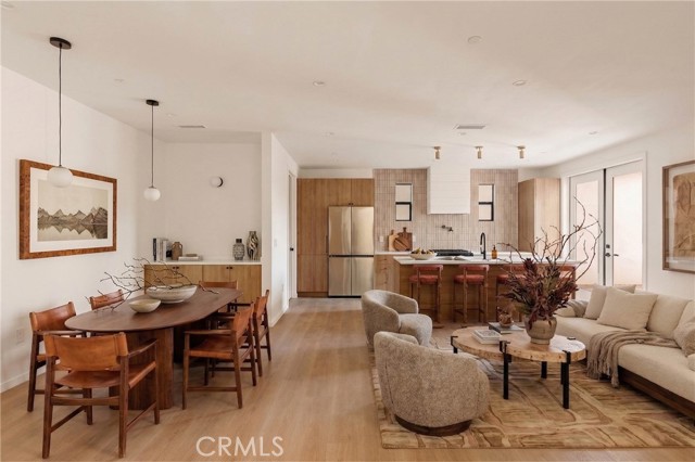 Detail Gallery Image 3 of 28 For 17852 Saticoy St, Reseda,  CA 91335 - – Beds | – Baths