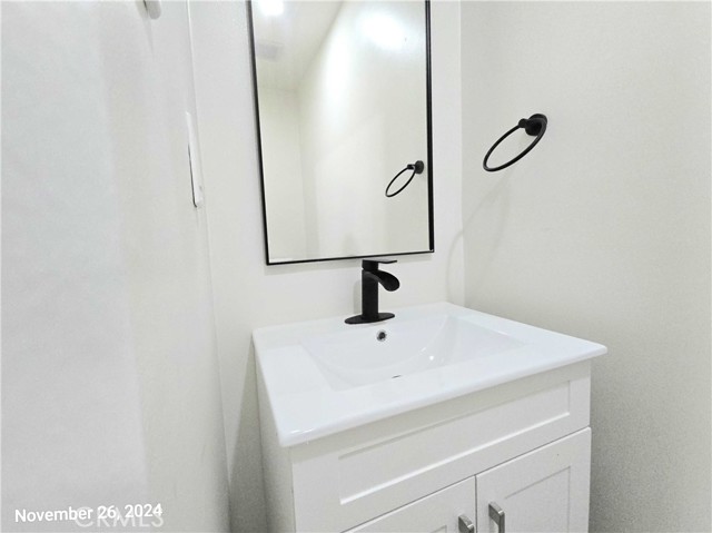 Detail Gallery Image 19 of 20 For 10916 S Inglewood Ave #10916 1/2,  Inglewood,  CA 90304 - 2 Beds | 2 Baths