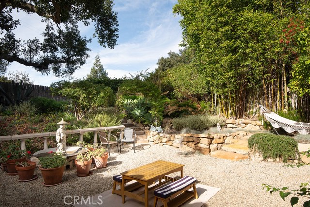 21149 Entrada Road, Topanga CA: https://media.crmls.org/medias/006c3be4-392f-4084-9263-50dbe155a6e6.jpg
