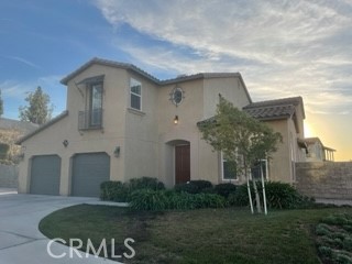 580 Hacienda Dr, Riverside, CA 92507