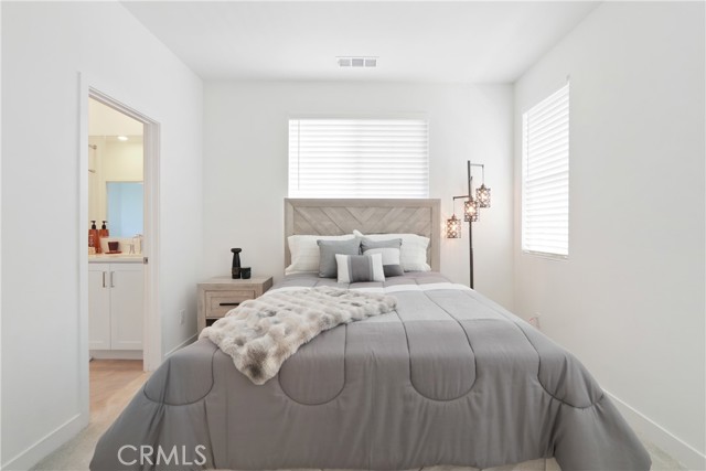 Detail Gallery Image 15 of 25 For 1096 N Anaheim Blvd., Anaheim,  CA 92801 - 4 Beds | 3/1 Baths