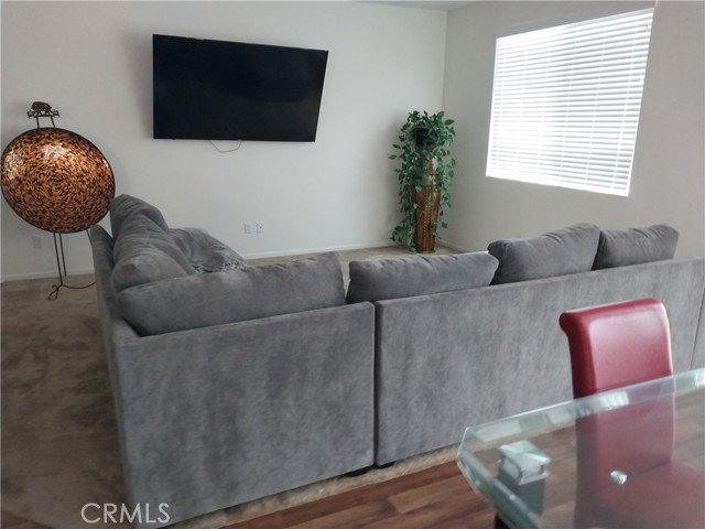 1422 Rustic Glen Way, San Jacinto CA: https://media.crmls.org/medias/006e0187-c7ad-4ddf-9ca4-c6ba0e1ab45d.jpg