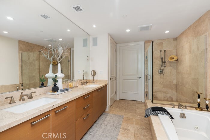 006e1ae8 Ec81 41ce 8398 C963ef0d79fb