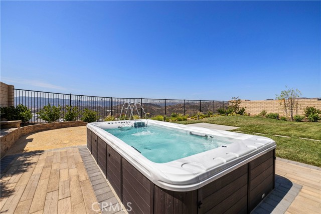 28528 Wildflower Terrace, Castaic CA: https://media.crmls.org/medias/006e3da1-7dfe-44a0-ba40-e636d2435b4a.jpg