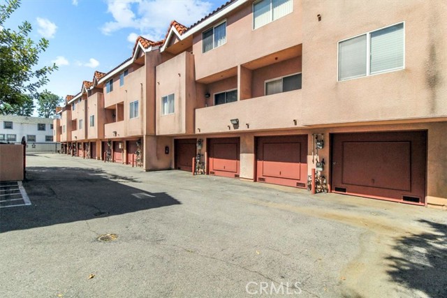 Detail Gallery Image 38 of 45 For 7320 Balboa Bld, Lake Balboa,  CA 91406 - 2 Beds | 2 Baths