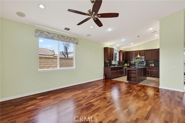 Detail Gallery Image 14 of 50 For 399 Cabrera, Hemet,  CA 92545 - 2 Beds | 2 Baths