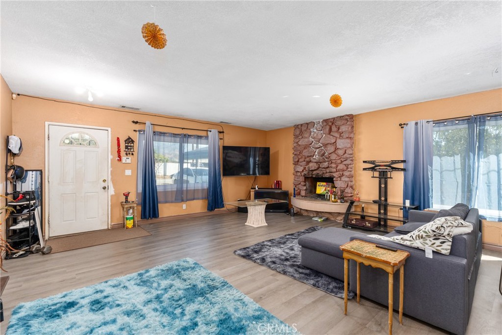 MLS #CV25214338 image #3