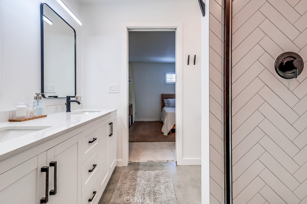 MLS #OC25254424 image #30