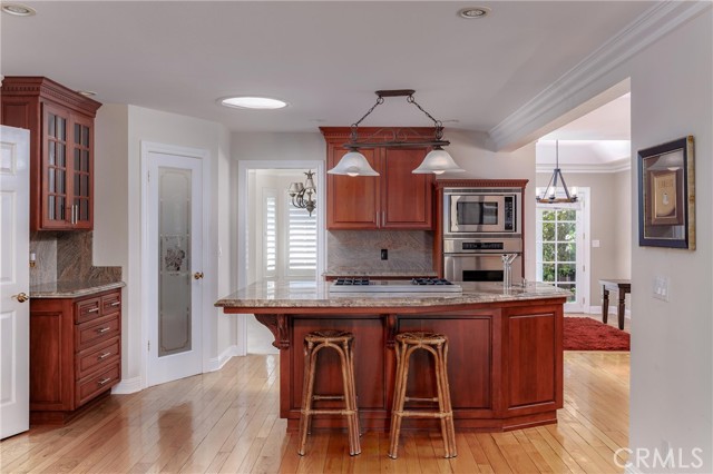 Detail Gallery Image 12 of 52 For 833 Rolling Hills Dr, Paso Robles,  CA 93446 - 4 Beds | 3 Baths