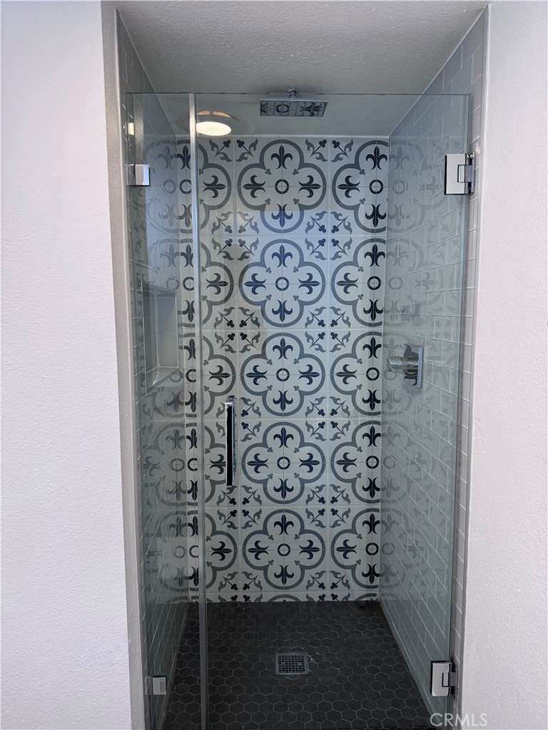 https://media.crmls.org/medias/006f51a4-28da-40a0-a665-3c4c5b976b08.jpg?preset=X-Large