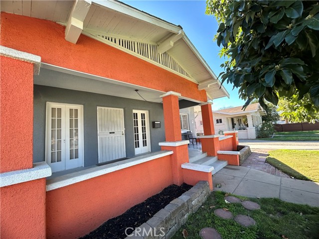 Detail Gallery Image 3 of 46 For 3150 Lime St, Riverside,  CA 92501 - 3 Beds | 2 Baths