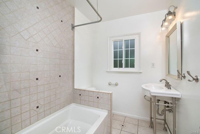 Image 17 of 31 For 3628 Lomina Avenue