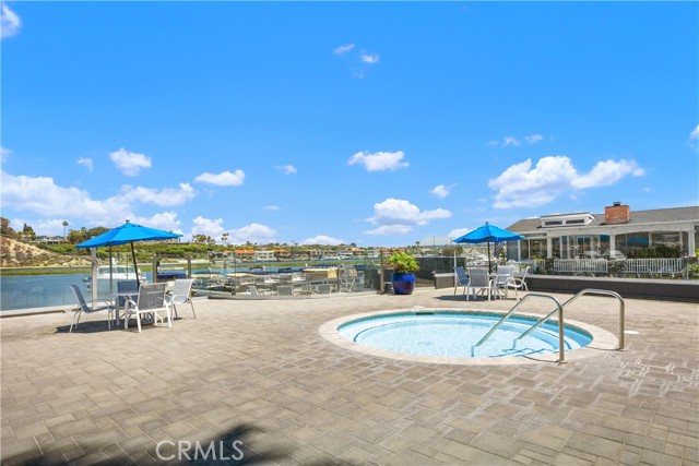 103 Yorktown, Newport Beach CA: https://media.crmls.org/medias/00704b39-99d0-41b2-bfa8-3b28c849c12c.jpg