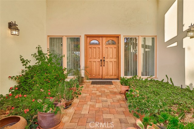 Detail Gallery Image 5 of 60 For 17343 Citronia St, Northridge,  CA 91325 - 5 Beds | 3/1 Baths