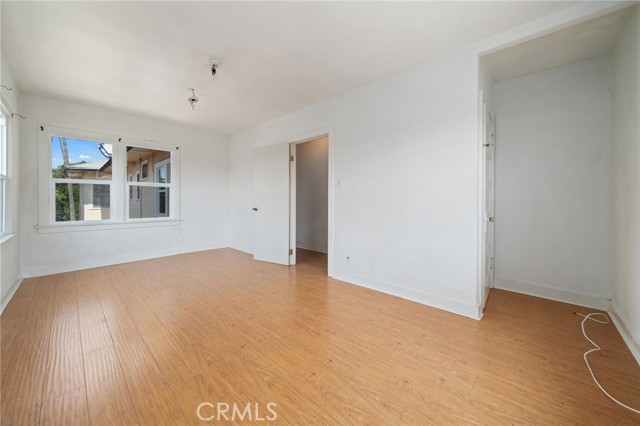 1412 S Victoria Avenue, Los Angeles CA: https://media.crmls.org/medias/00708126-5030-4806-a1af-a7aea990654f.jpg