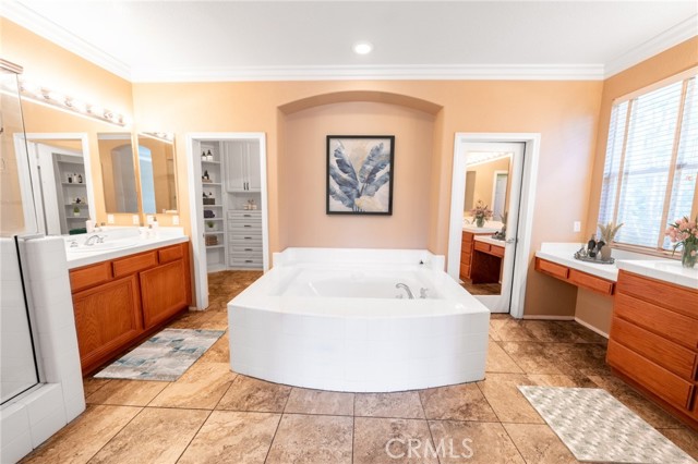 Detail Gallery Image 15 of 71 For 31465 Inverness Ct, Temecula,  CA 92591 - 5 Beds | 4 Baths