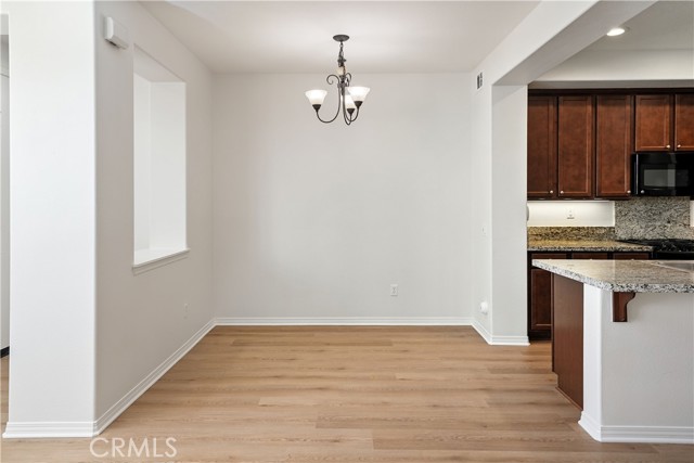 Detail Gallery Image 11 of 52 For 28648 Pietro Dr, Valencia,  CA 91354 - 3 Beds | 3 Baths
