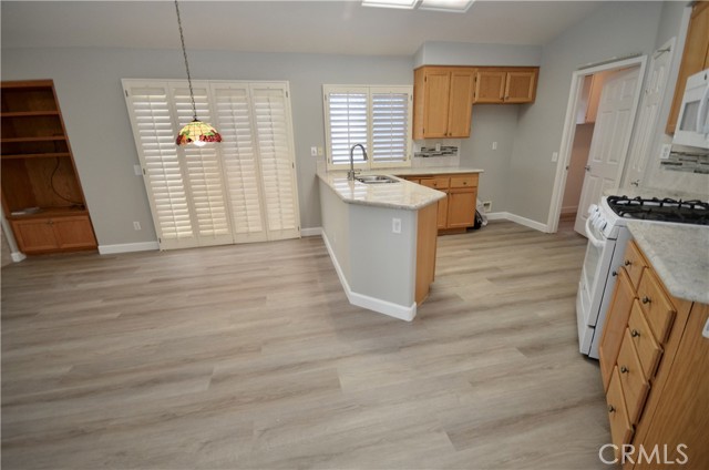 Detail Gallery Image 2 of 25 For 23883 via Pamilla, Murrieta,  CA 92562 - 2 Beds | 2 Baths