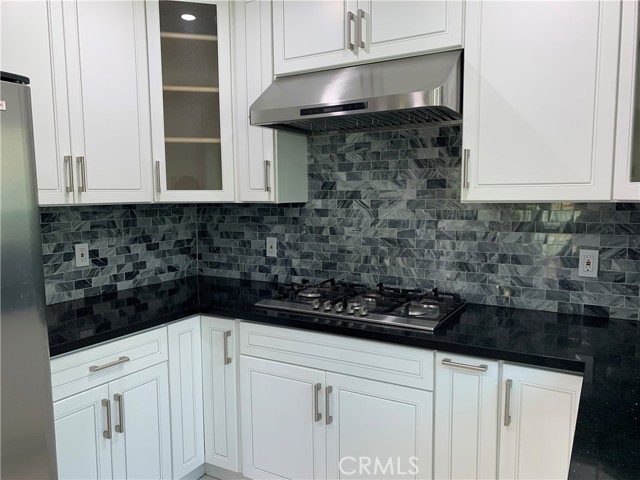 220 Laurel Avenue, Arcadia CA: https://media.crmls.org/medias/0071d913-622b-4ef1-b171-fac52335eddd.jpg