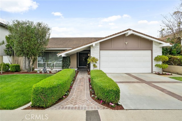Detail Gallery Image 1 of 35 For 1660 W Sallie Ln, Anaheim,  CA 92802 - 4 Beds | 2 Baths