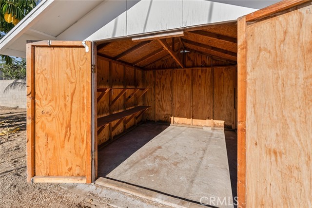 619 N Townsend Street, Santa Ana CA: https://media.crmls.org/medias/0073af54-df8c-43a6-96ae-a7e2bda07e9f.jpg