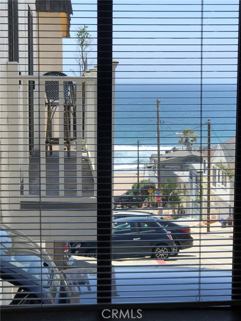 220 42nd Street, Manhattan Beach, California 90266, 3 Bedrooms Bedrooms, ,1 BathroomBathrooms,Residential,Sold,42nd,SB22084240