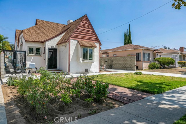 533 Hawthorne Street, Glendale CA: https://media.crmls.org/medias/0074890a-0223-4bdc-9490-81544bf575c3.jpg