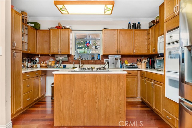 2100 Carnegie Lane, Redondo Beach, California 90278, 3 Bedrooms Bedrooms, ,2 BathroomsBathrooms,Residential,Sold,Carnegie,SB21203957
