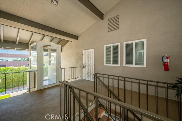1930 St John Road, Seal Beach CA: https://media.crmls.org/medias/00768e69-91c4-4f7f-a0a3-ab336417d4d2.jpg