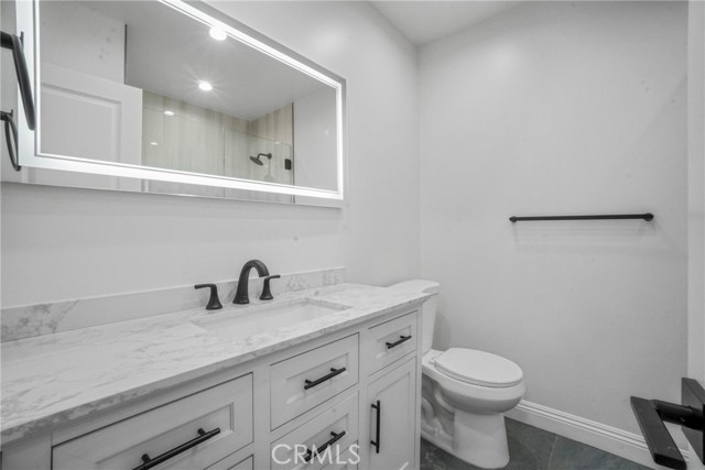 Detail Gallery Image 12 of 32 For 19120 Bessemer St, Tarzana,  CA 91335 - 4 Beds | 3 Baths