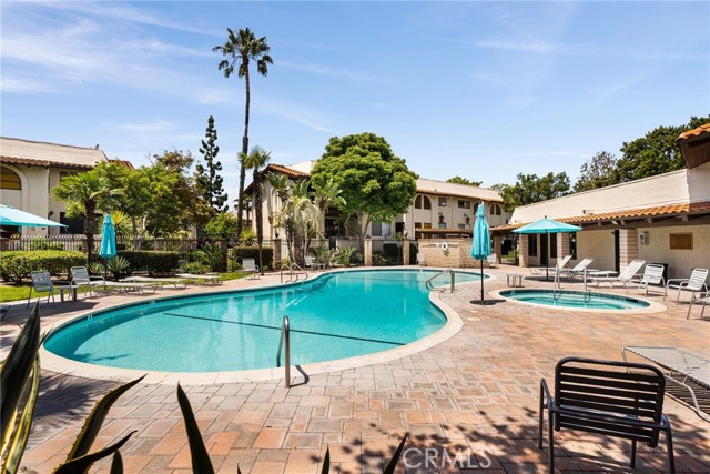 400 S Flower Street, Orange CA: https://media.crmls.org/medias/007737b3-43cc-4a0b-a42d-3cb60939728d.jpg