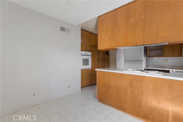 Detail Gallery Image 8 of 27 For 1201 N California St #4,  Orange,  CA 92867 - 2 Beds | 2 Baths