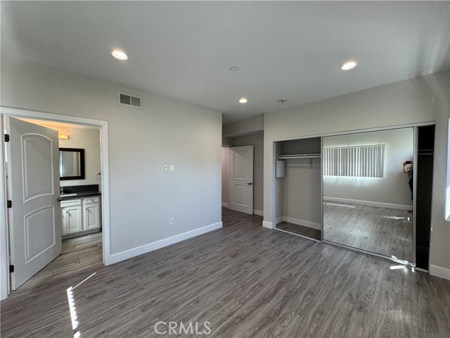 Detail Gallery Image 15 of 27 For 5432 Hermitage Ave #202,  Valley Village,  CA 91607 - 3 Beds | 2 Baths