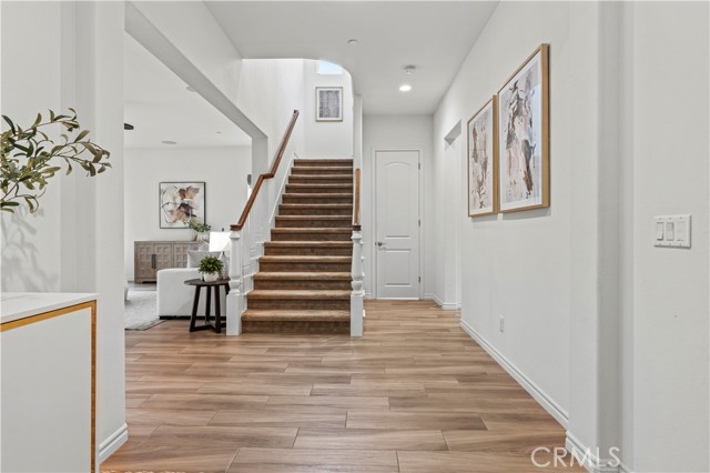 Detail Gallery Image 3 of 69 For 164 Newall, Irvine,  CA 92618 - 4 Beds | 4/1 Baths